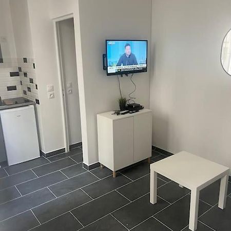 Studio Cosy Refait A Neuf Levallois Exteriör bild