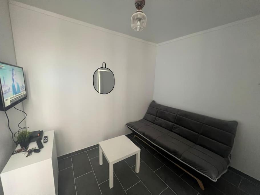 Studio Cosy Refait A Neuf Levallois Exteriör bild