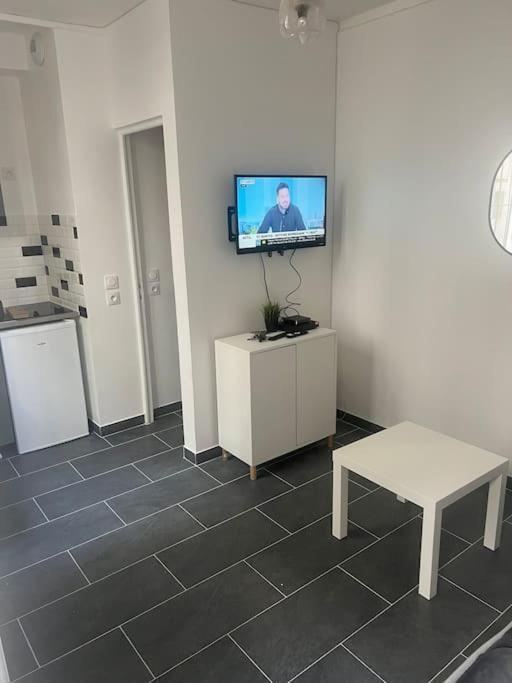 Studio Cosy Refait A Neuf Levallois Exteriör bild